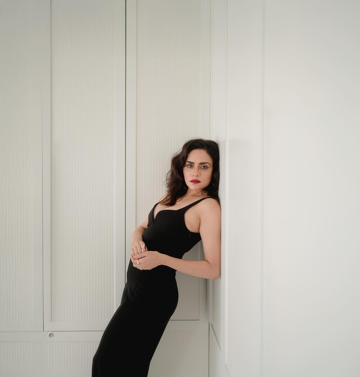 amruta khanvilkar husband